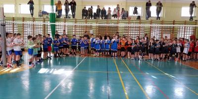 TURNIEJ MŁODYCH SIATKARZY O PUCHAR DYREKTORA SP 18