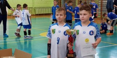 TURNIEJ MŁODYCH SIATKARZY O PUCHAR DYREKTORA SP 18