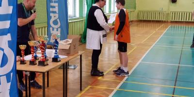 TURNIEJ MŁODYCH SIATKARZY O PUCHAR DYREKTORA SP 18