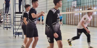 TURNIEJ PÓŁFINAŁOWY MISTRZOSTW WOJEWÓDZTWA W PIŁCE SIATKOWEJ CHŁOPCÓW