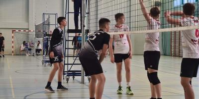 TURNIEJ PÓŁFINAŁOWY MISTRZOSTW WOJEWÓDZTWA W PIŁCE SIATKOWEJ CHŁOPCÓW