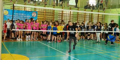 V MEMORIAŁ STANISŁAWA SIKORSKIEGO W MINISIATKÓWCE DZIEWCZĄT I CHŁOPCÓW