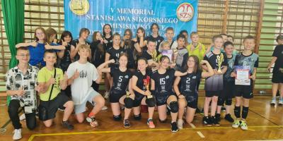 V MEMORIAŁ STANISŁAWA SIKORSKIEGO W MINISIATKÓWCE DZIEWCZĄT I CHŁOPCÓW