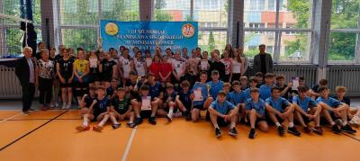 VIII MEMORIAŁ STANISŁAWA SIKORSKIEGO W PIŁCE SIATKOWEJ DZIEWCZĄT I CHŁOPCÓW.