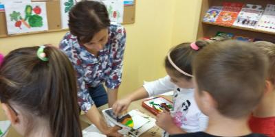 Warsztaty z enkaustyki w świetlicy szkolnej