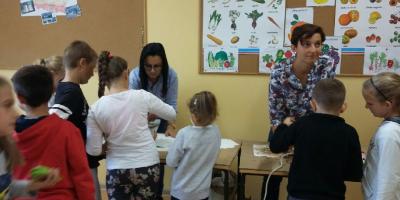 Warsztaty z enkaustyki w świetlicy szkolnej