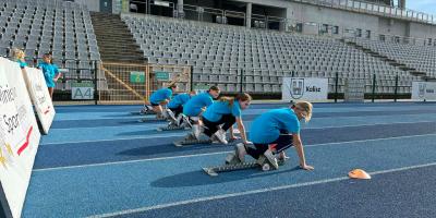 " Z PODWÓRKA NA BIEŻNIĘ "