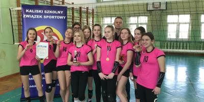 ZŁOTY MEDAL I MISTRZOSTWO MIASTA KALISZA W PIŁCE SIATKOWEJ DZIEWCZĄT IGRZYSK DZIECI